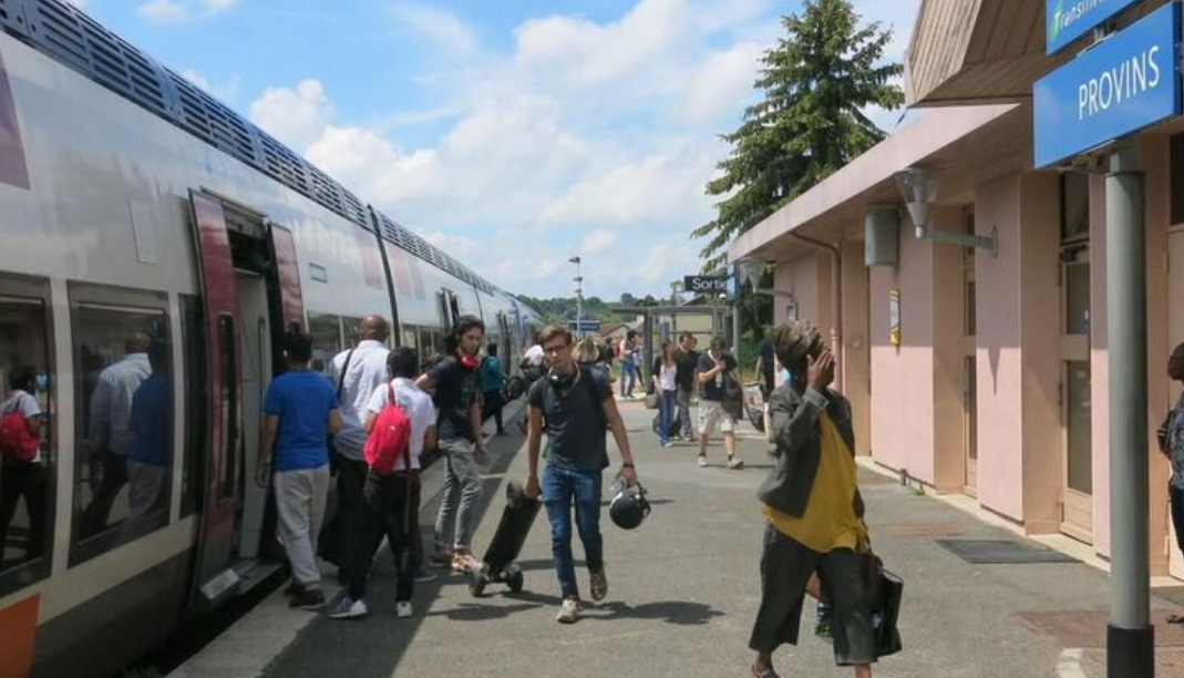 Longueville Suicide Death - Woman Hit By Train At Longueville Station Seine-et-Marne